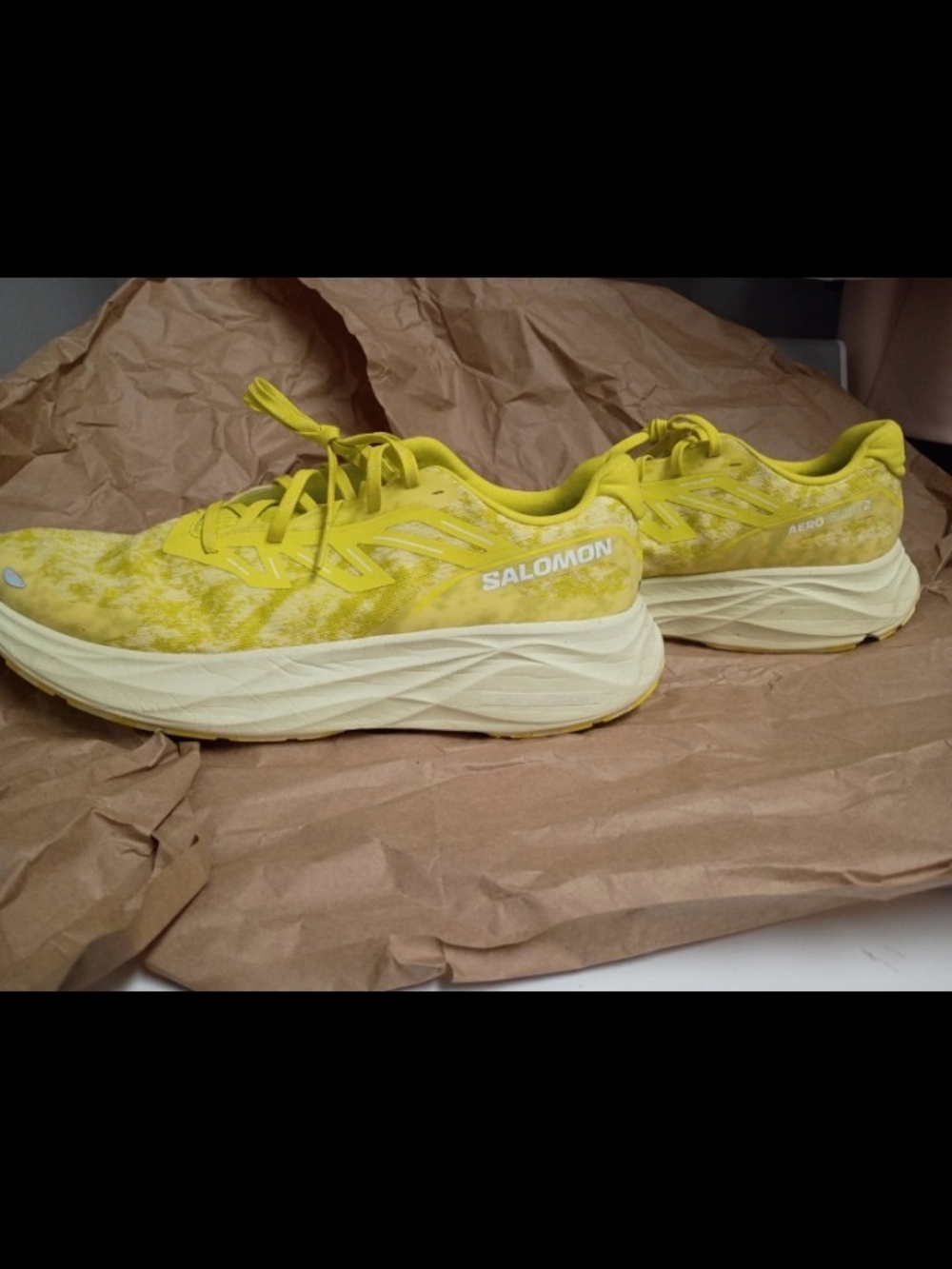 Salomon Yellow & White thletic Men's Running Shoes Size 13
